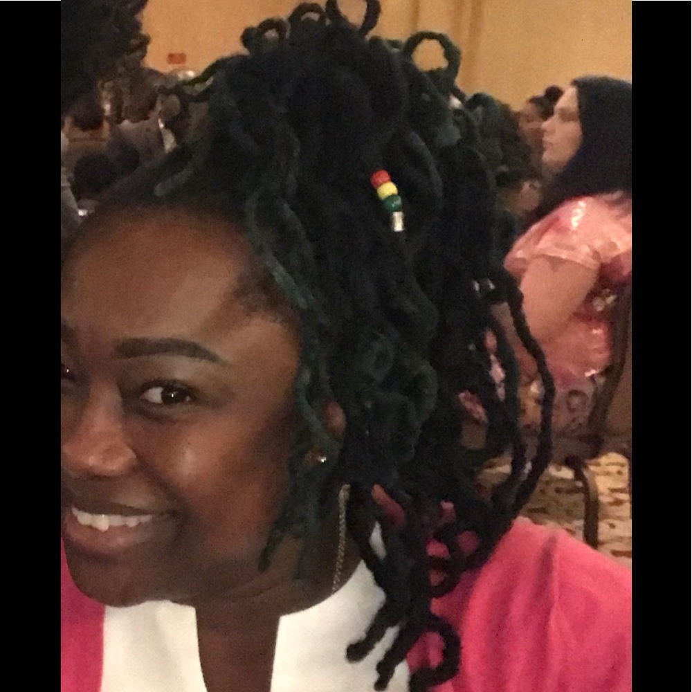 Meet your Posher, Onica